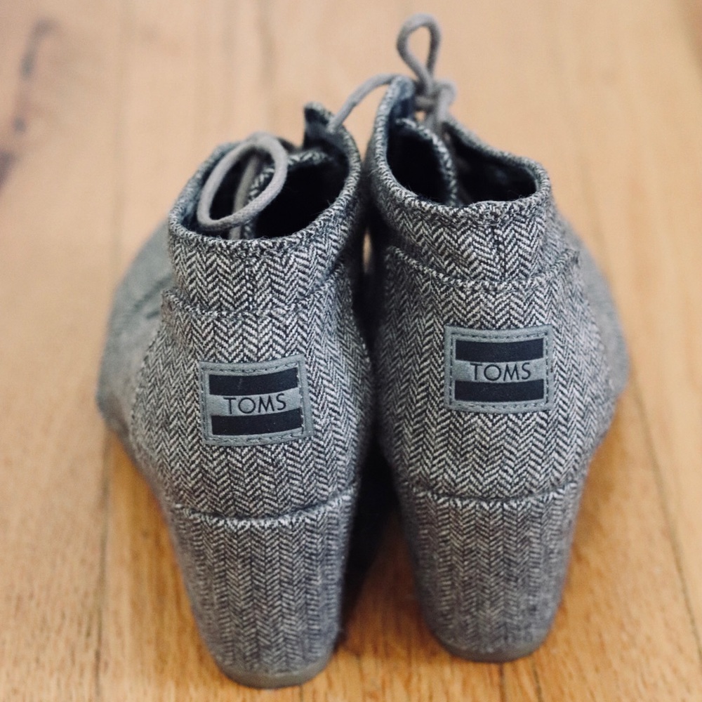 TOMS Desert Wedge Booties